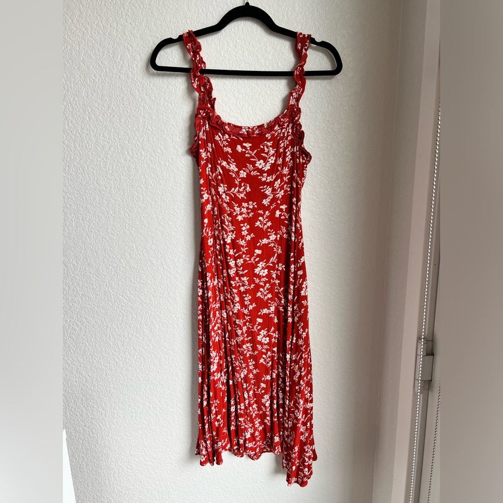 Lulu’s red midi dress